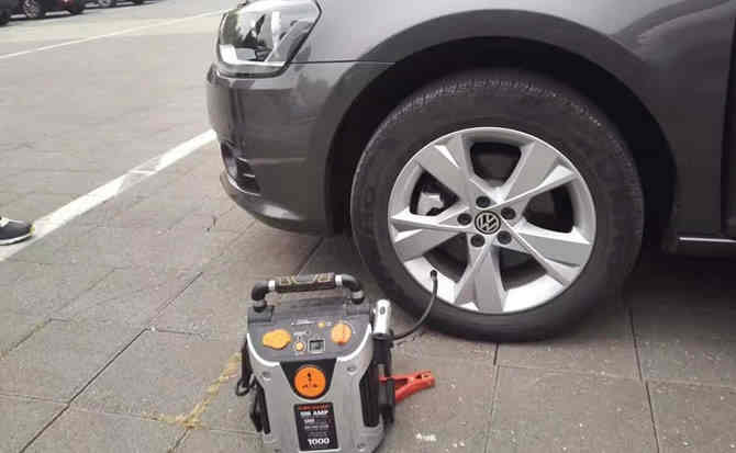 东丽区汽车搭电案例